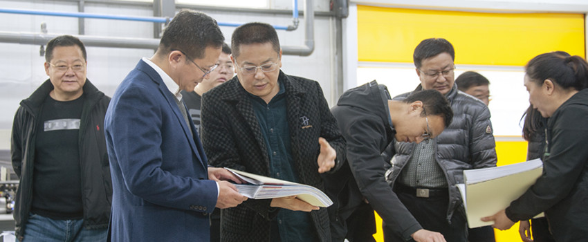 侯景濱走訪印刷、影像市場