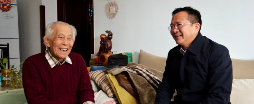 中國(guó)樂凱黨委領(lǐng)導(dǎo)看望慰問樂凱老領(lǐng)導(dǎo)、老專家、老干部、老黨員及生活困難職工